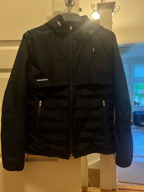 Bild av Mörkblå jacka