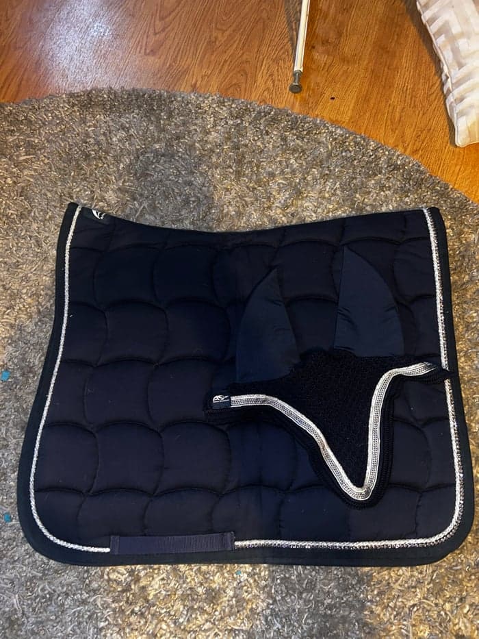 Media 2 av Mörkblått anna scarpati dressyr schabrak