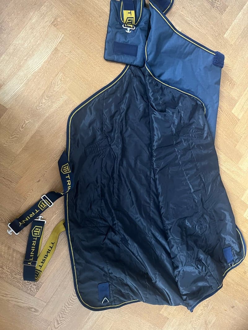 Bild 3 av Marinblått skrittäcke från Trinity