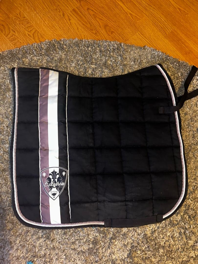 Bild 1 av Svart schabrak från Eskadron