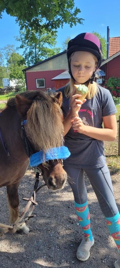 Inlägg 3 av Mounted games med titeln Semester på Öland med gammelmatte och matte