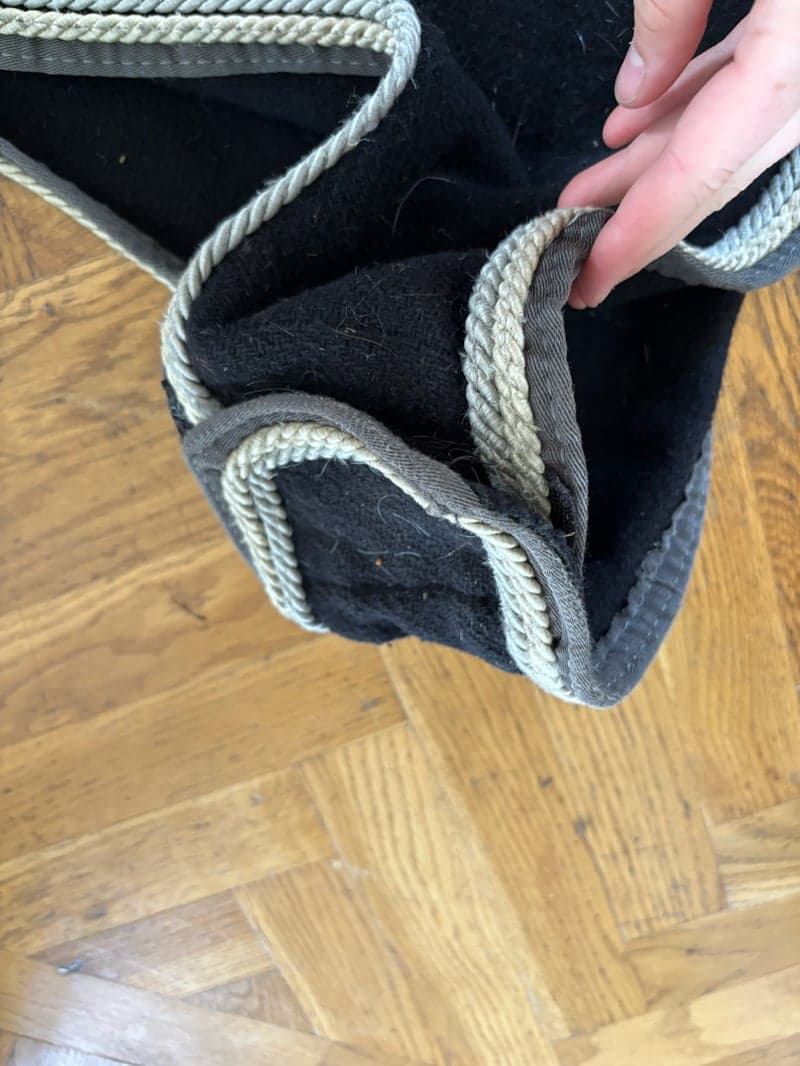 Image 2 of Svart ländtäcke från CHARLIES