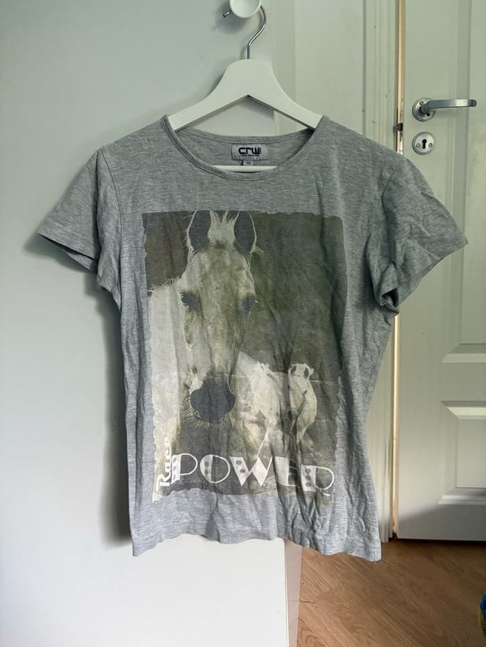 Media 1 of Grå t-shirt från CRW