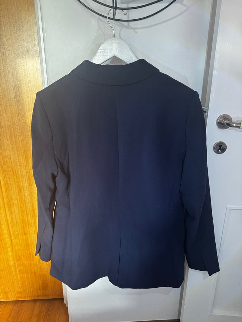 Bild 3 av Mörkblå kavaj från H&M