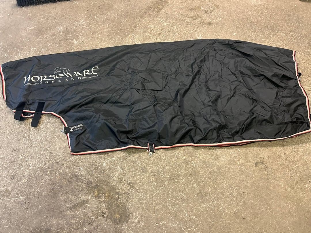 Image 1 of Svart regntäcke från Horseware