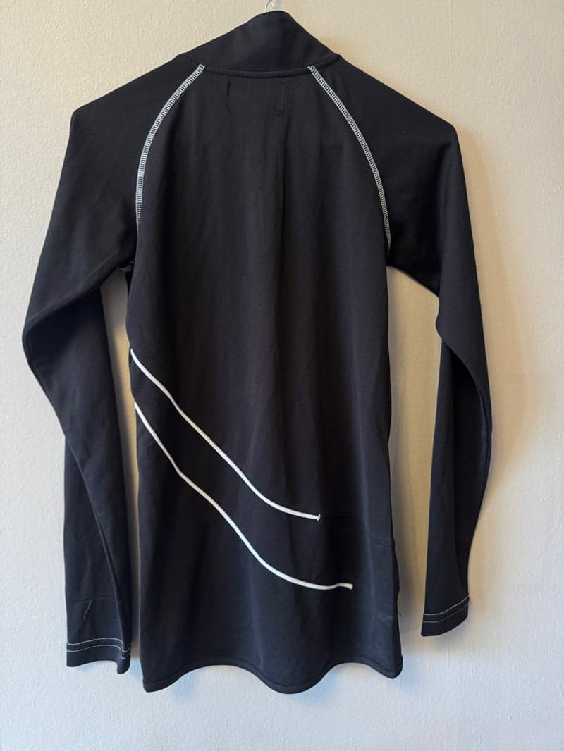 Bild 2 av Svart långärmad tröja från Equipage