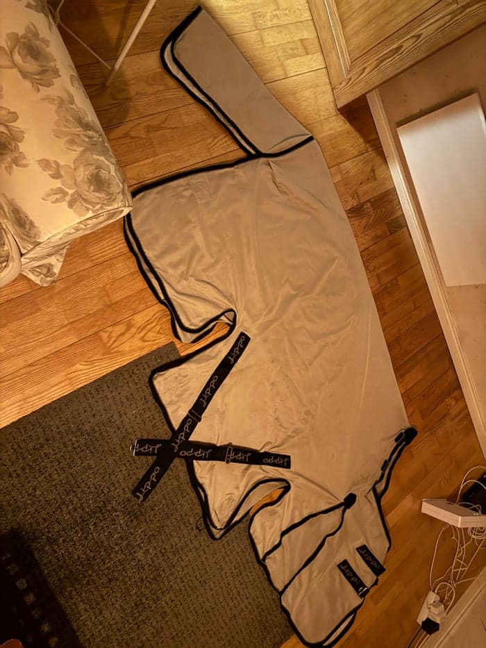 Media 1 av Flugtäcke från lippo