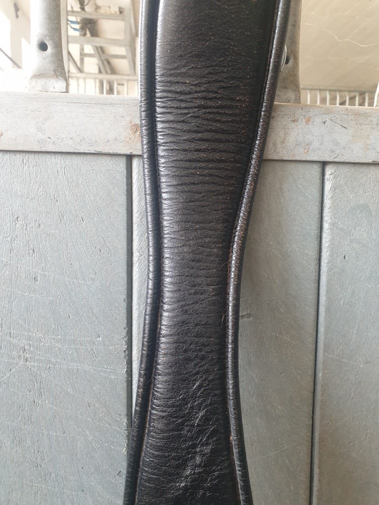 Bild 3 av Svart Classic sadelgiord 