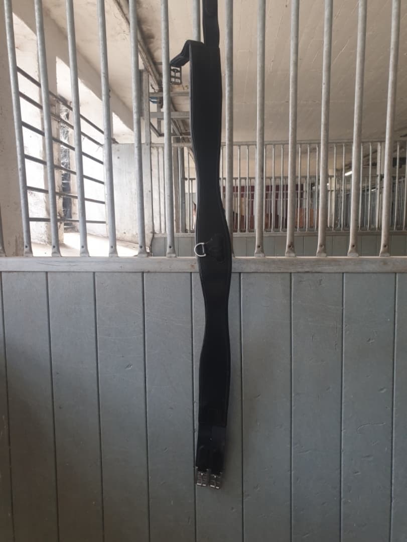 Bild 1 av Svart Classic sadelgiord 