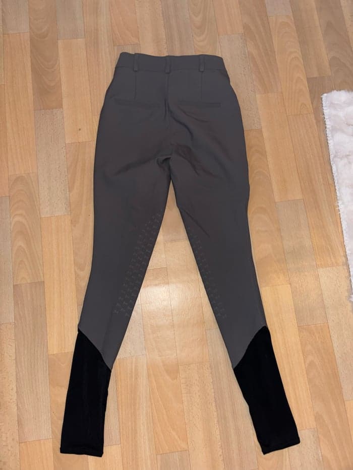 Media 2 av Grå ridbyxor från Fager