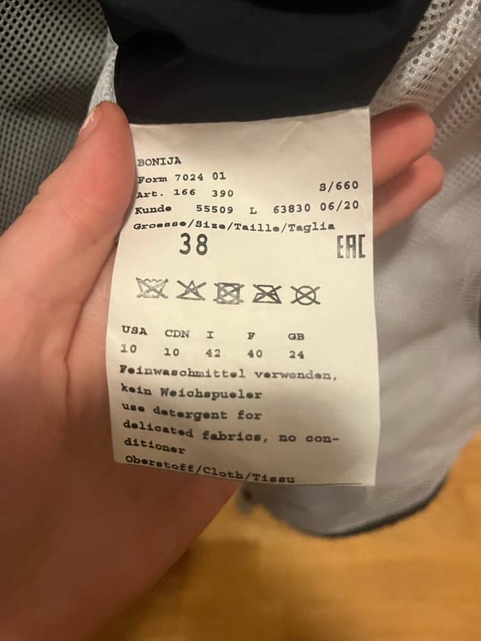 Media 3 av Mörkblå jacka