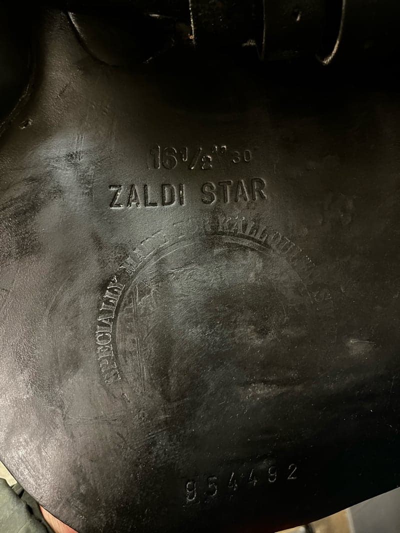 Bild 2 av Svart sadel från Zaldi