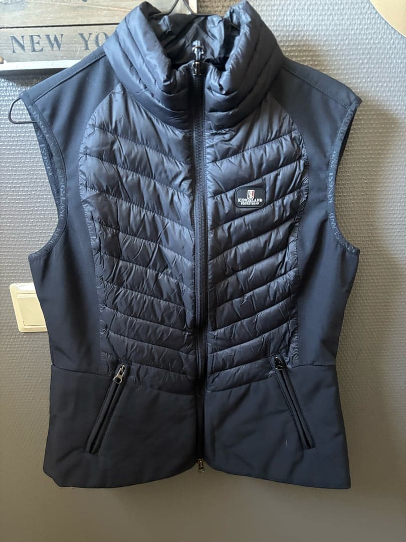 Bild 1 av Marinblå vadderad väst från Kingsland