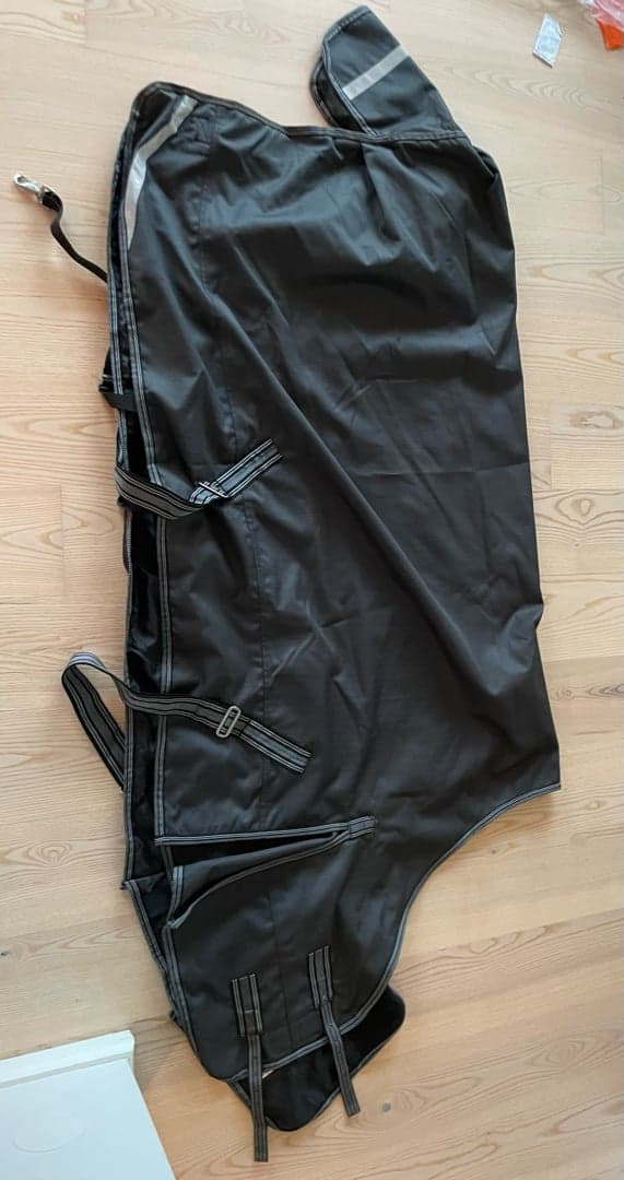 Bild 1 av Grått Regntäcke 50 g stl 125