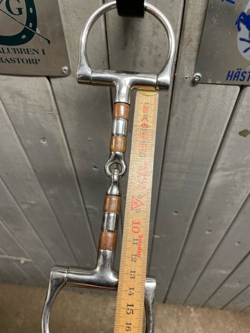 Bild av Bett med koppar 