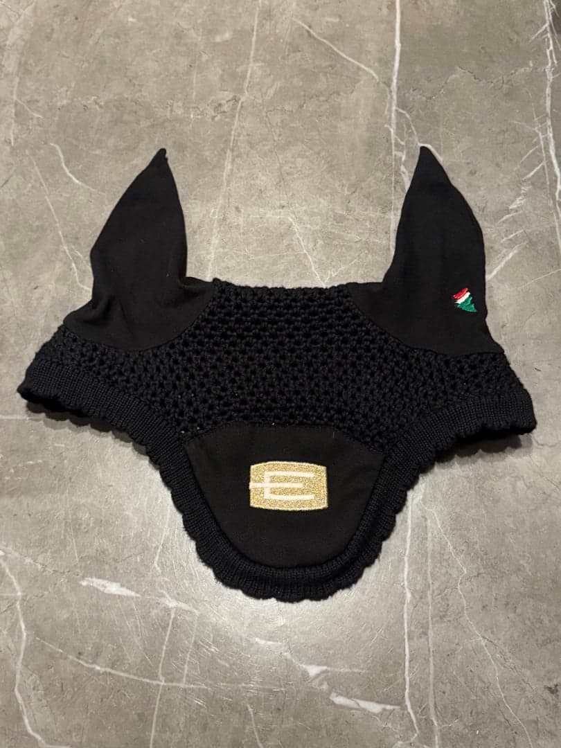 Bild 1 av Svart huva med E-logga från Equiline