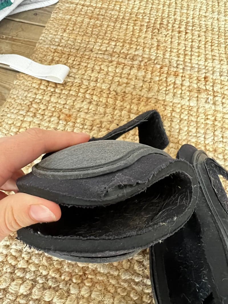 Bild 3 av Svarta bakbenskydd från Eskadron