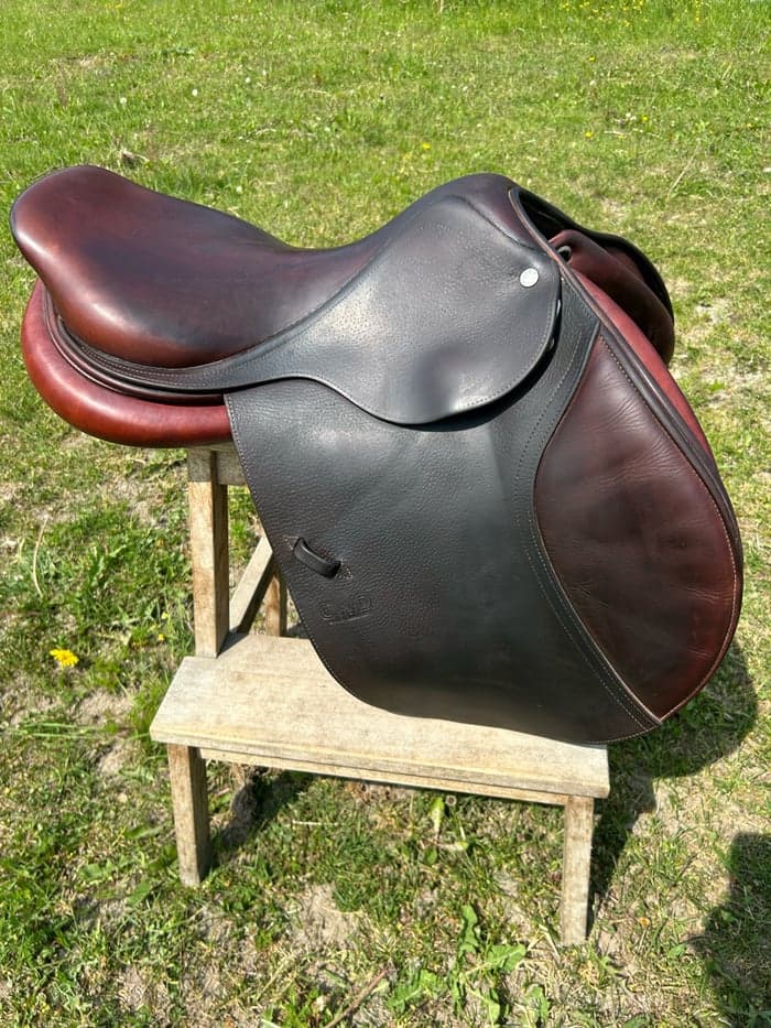 Media 3 av CWD hoppsadel 17”