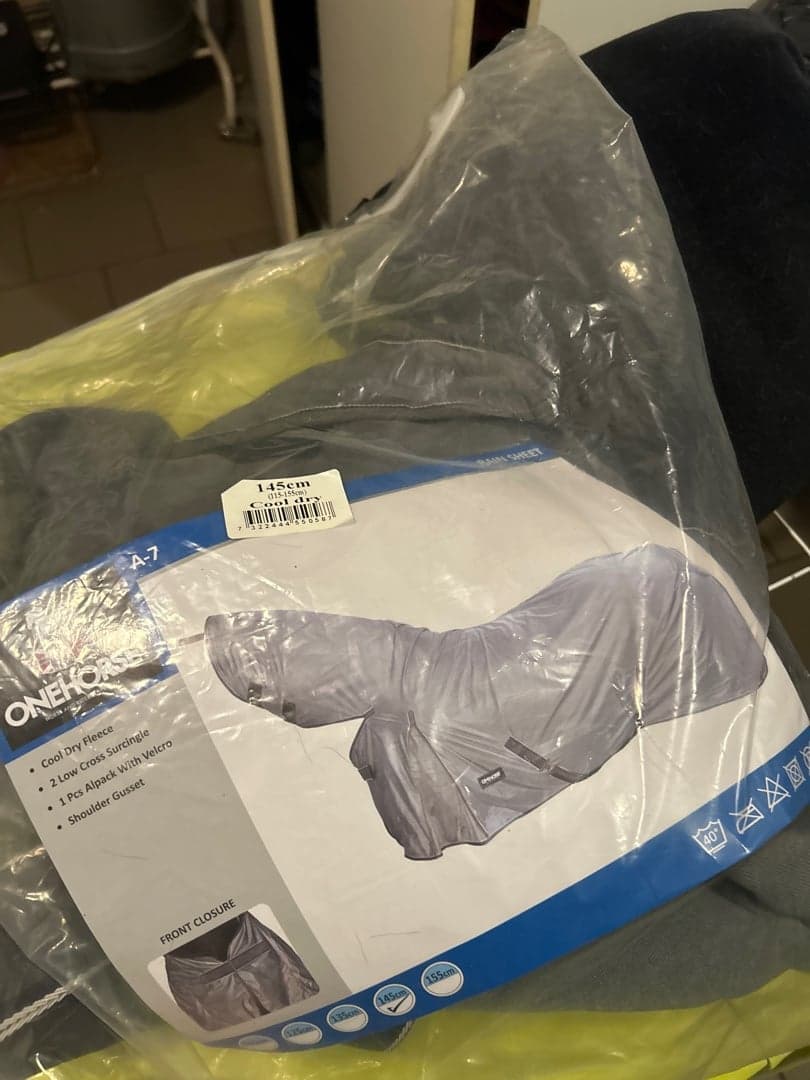 Bild 1 av Grått regntäcke från ONEHORSE