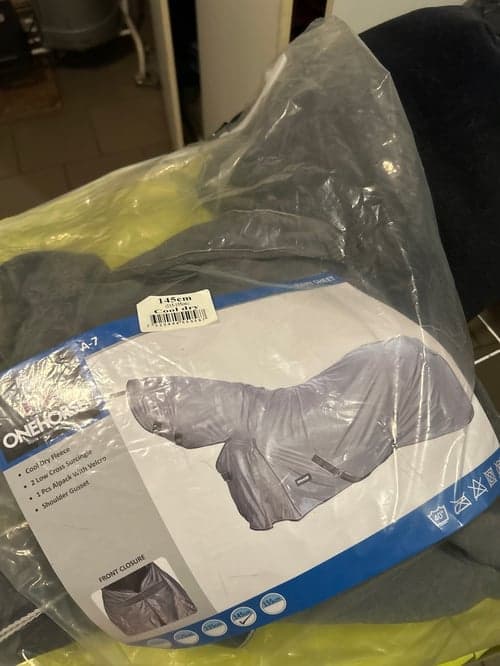 Bild av Grått regntäcke från ONEHORSE