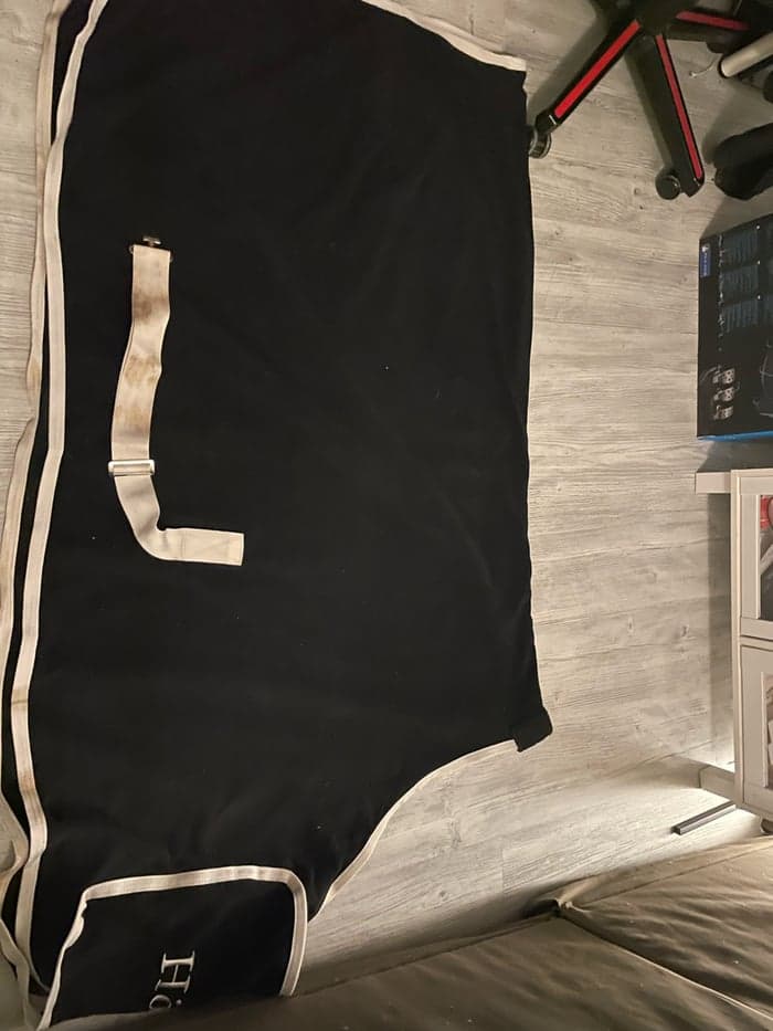 Media 2 av Svart fleecetäcke från Hööks