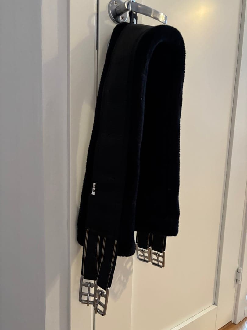 Bild 1 av Svart sadelgjord från Fairfield