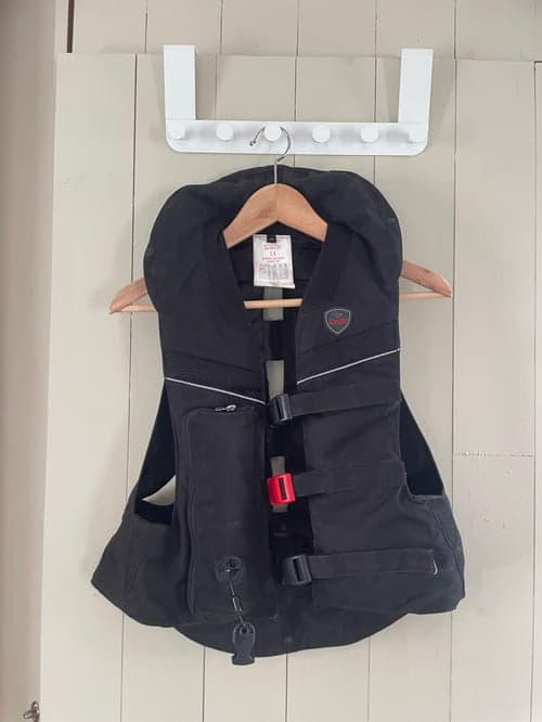 Bild av Svart Airbagväst