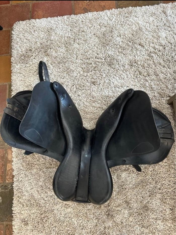 Media 9 av Högkvalitativ Prestige Jumping Saddle - 17H