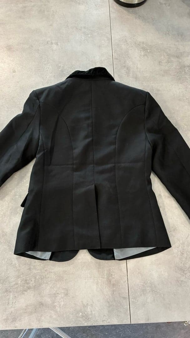 Bild 2 av Svart kavaj från horze 