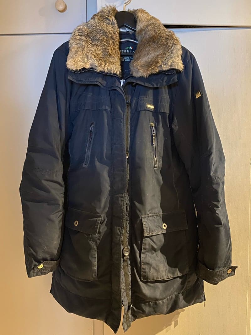 Image 2 of Mörkblå vinterjacka från Equiline