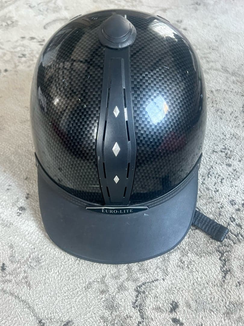 Bild 1 av Svart hjälm