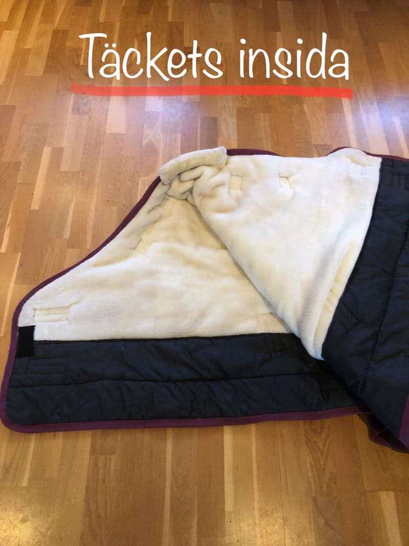 Bild 2 av Vinrött täcke med hals från Haglunds