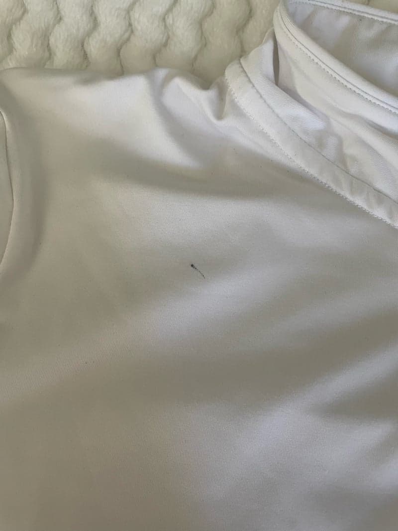 Bild 2 av Vit tävlings T-shirt med fin detalj