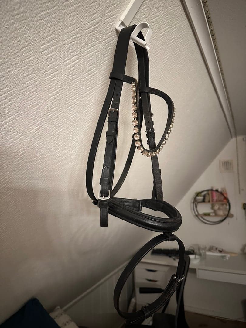 Bild 1 av Svart träns Ponny storlek + rosa pannband