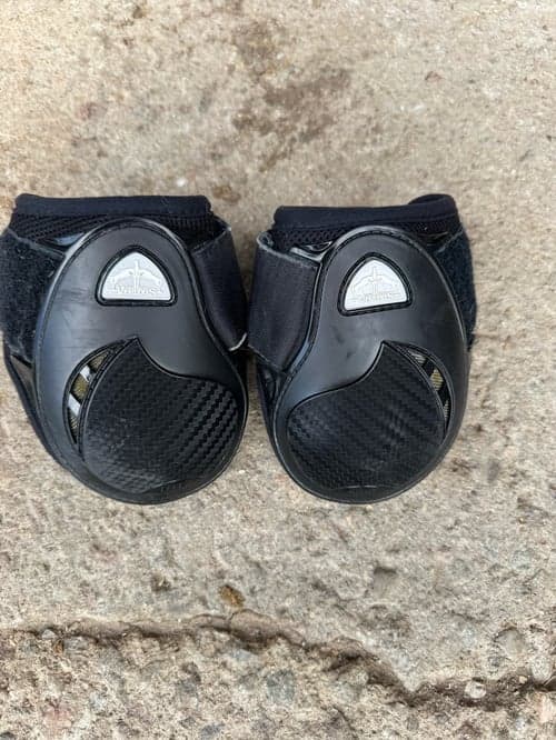 Bild av Svarta benskydd från Veredus