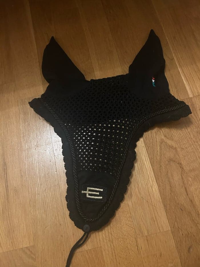 Media 1 av E logga långa huva