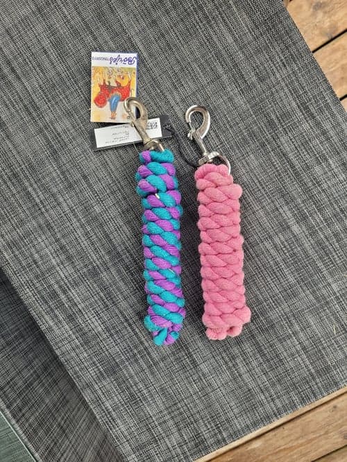 Bild av Pink and blue leadropes