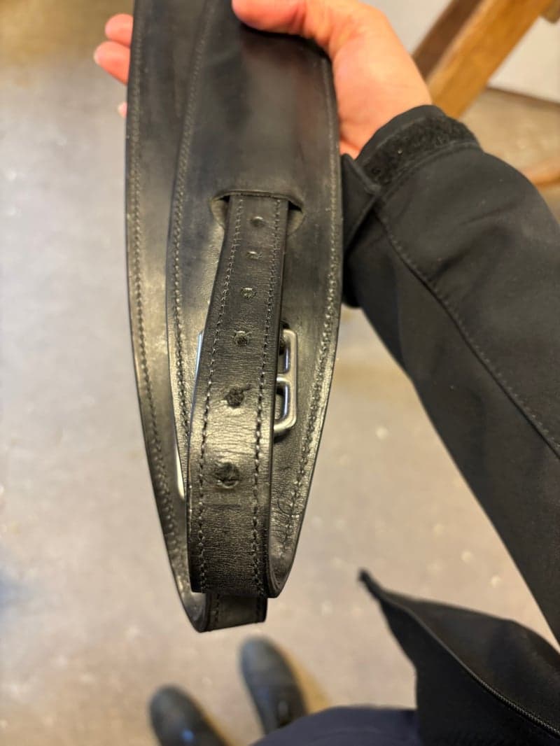 Bild 2 av Svart Stigbygel